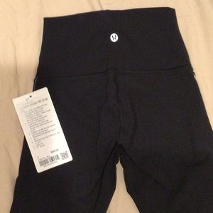 Lululemon Wunder Under HR crop 21” Size 2